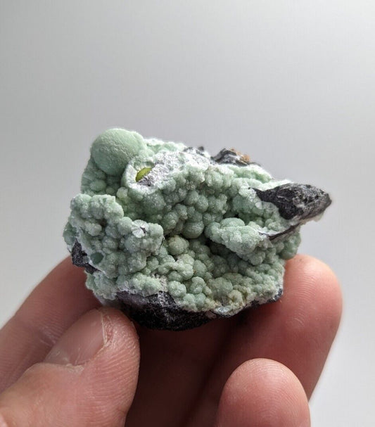 Wavellite on Quartz - Mauldin Mountain, Montgomery County Arkansas