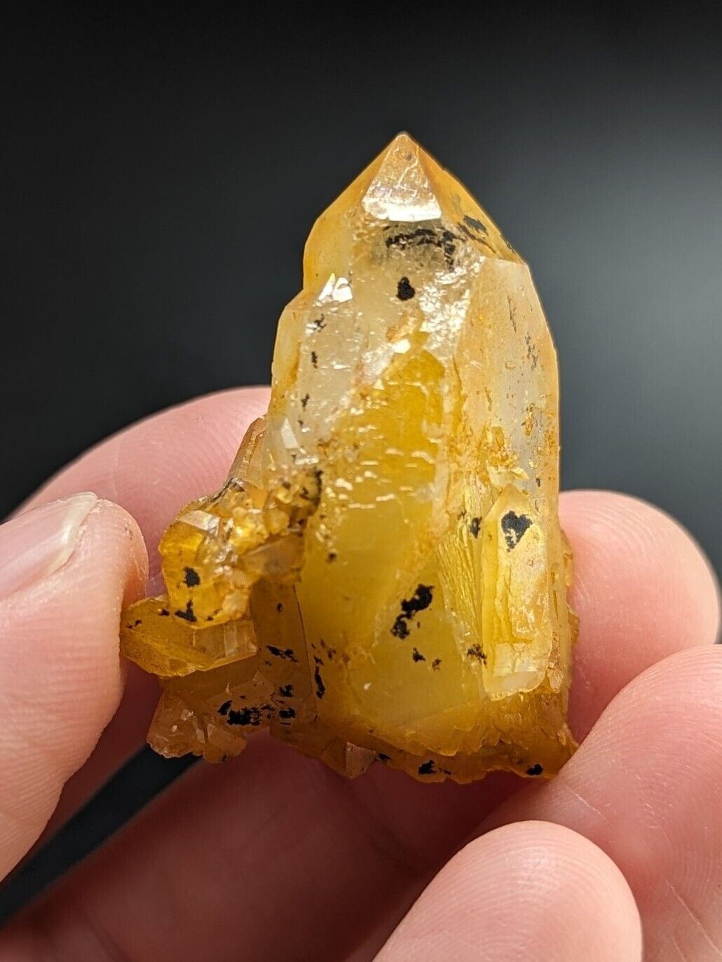 Unique Quartz Crystal Floater - Garland County, Arkansas, w/ natural iridescence