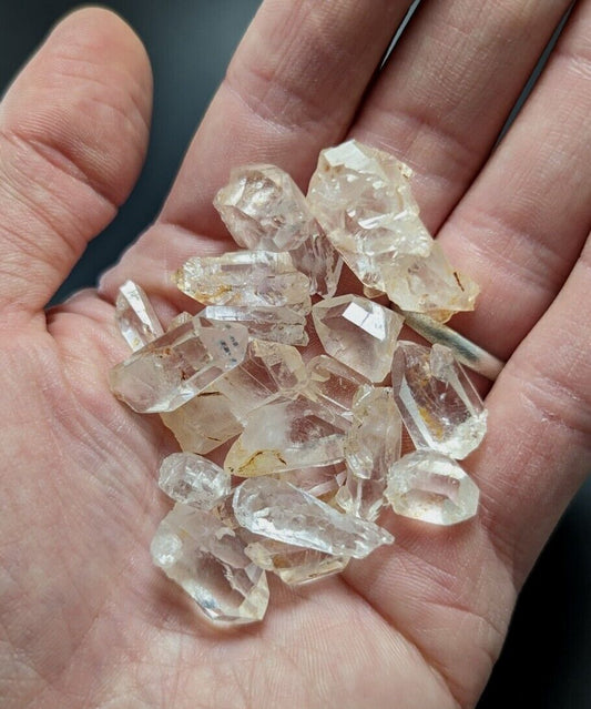 Arkansas Quartz Crystals, 1 oz set, approx 20-25 small, Garland Co, old stock.