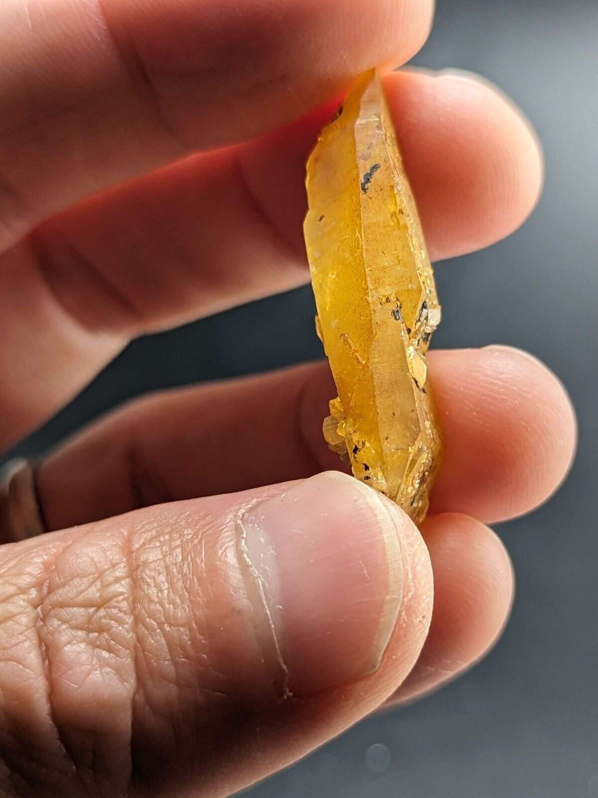 Unique Quartz Crystal Floater - Garland County, Arkansas, w/ natural iridescence