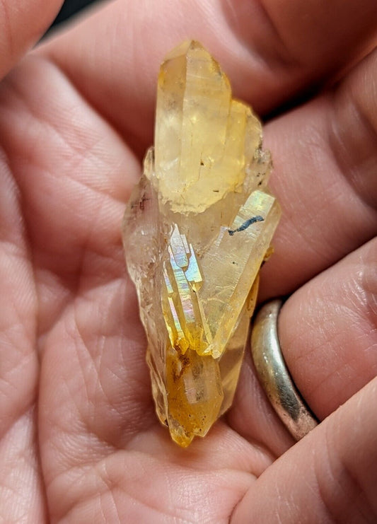 Unique Quartz Crystal Floater - Garland County, Arkansas, w/ natural iridescence