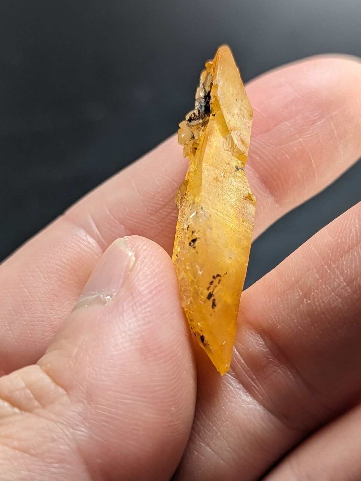 Unique Quartz Crystal Floater - Garland County, Arkansas, w/ natural iridescence